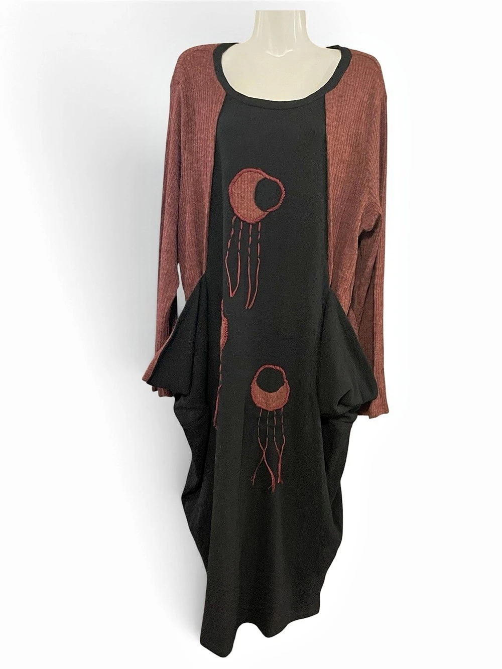 French Boutique Brand Fait Pour Vous Paris Embroidered Maxi Lagenlook Dress in B